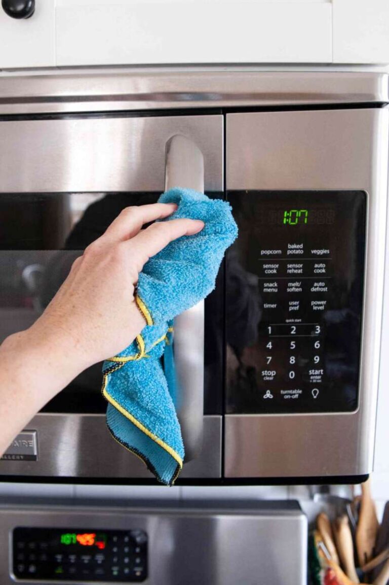 What Is The Best Way To Clean A Microwave Oven