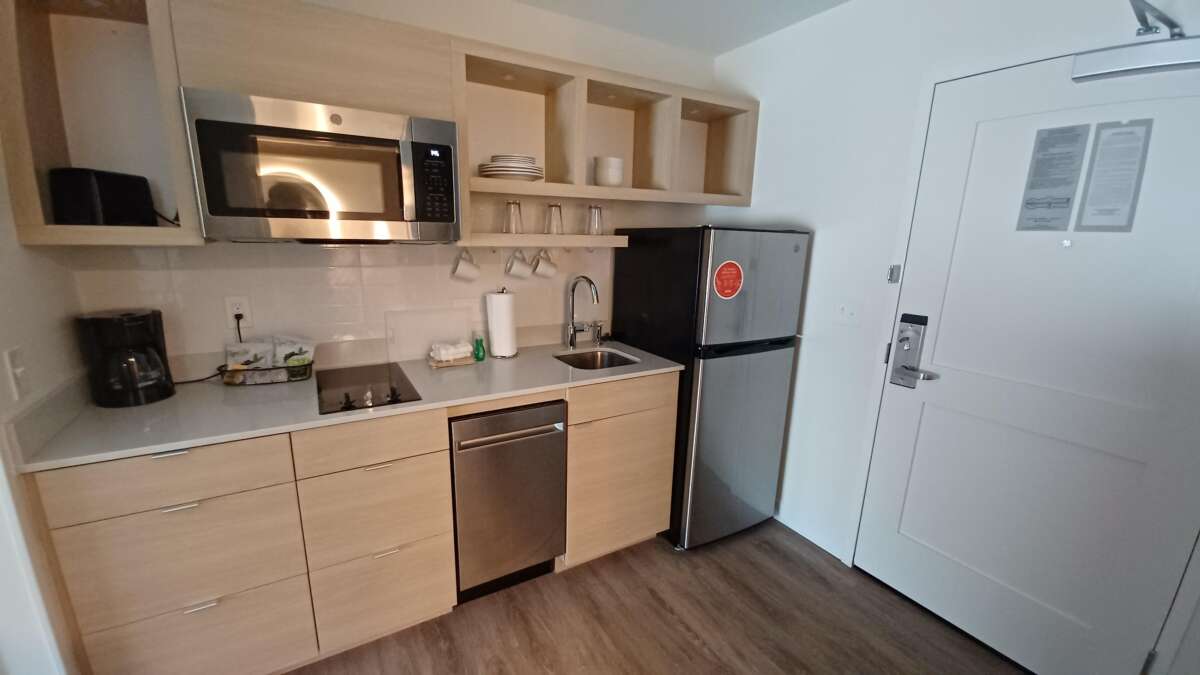Do Hotel Rooms Have Microwaves