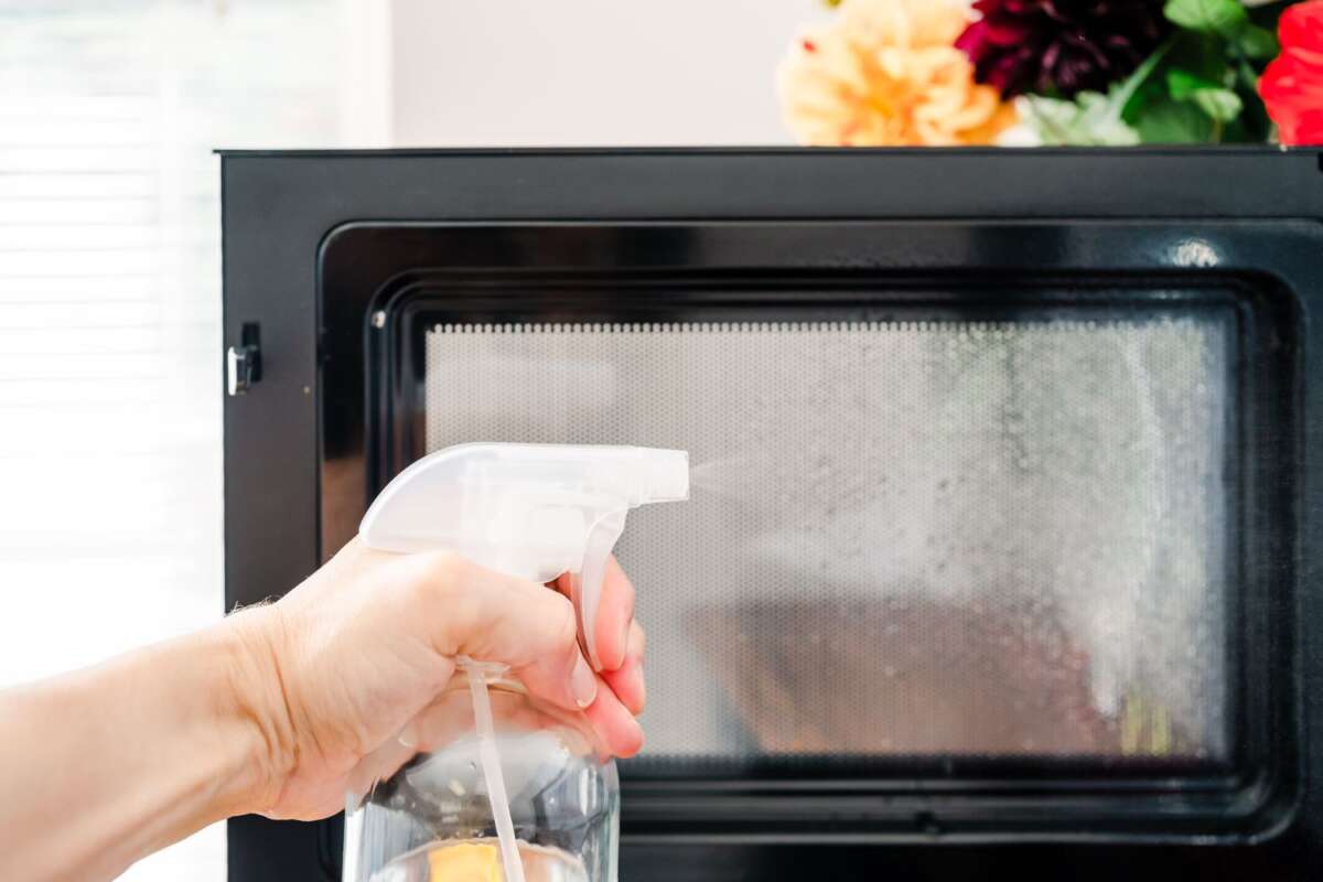 How Long To Microwave Vinegar To Clean